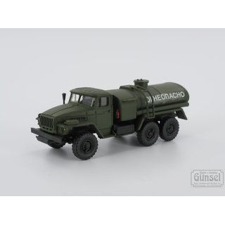 RK-Modelle 302310-B URAL 4320D Tankwagen/Betankungsanlage Mastab: 1:87