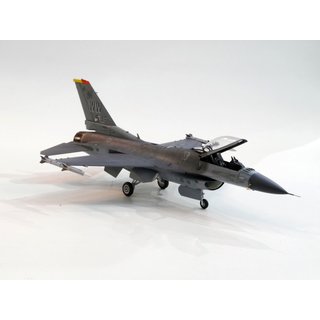 Tamiya 300060786 1:72 US F-16CJ Fighting Falco
