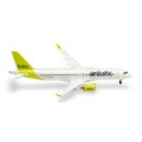 Herpa 571487-001 Airbus A220-300 airBaltic YL-ABM...