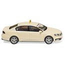 WIKING 014921 VW Passat B7 Limousine, Taxi Massstab: H0