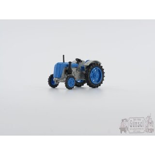 Mehlhose 10109 Traktor Famulus, blau/grau-blaue Felgen Massstab: H0