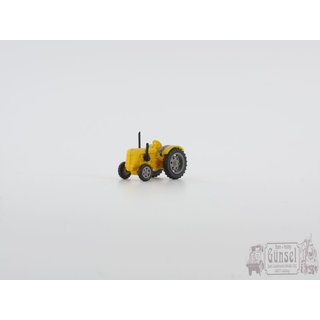 Mehlhose N6705 Famulus Traktor gelb/grau Felgen Massstab: 1:160