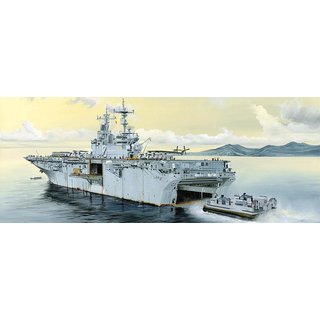 HobbyBoss 383403 1/700 LHD-2 USS Essex Mastab: 1/700