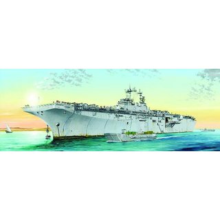 HobbyBoss 383404 1/700 LHD 3 USS Kearsarge Mastab: 1/700