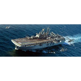 HobbyBoss 383407 1/700 LHD-6 USS Bonhomme Richard LHD Mastab: 1/700